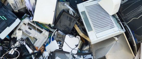 Zpětný odběr elektro; V rámci zpětného odběru přijímáme elektroodpad. Zpětný odběr elektro; V rámci zpětného odběru přijímáme elektroodpad.